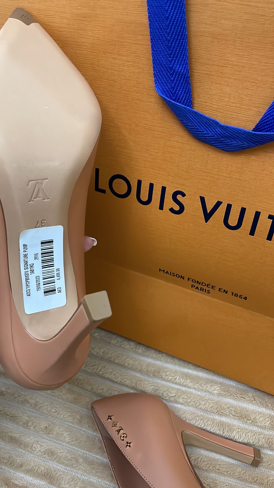 Louis Vuitton Signature Pumps – Nude Pink 37
