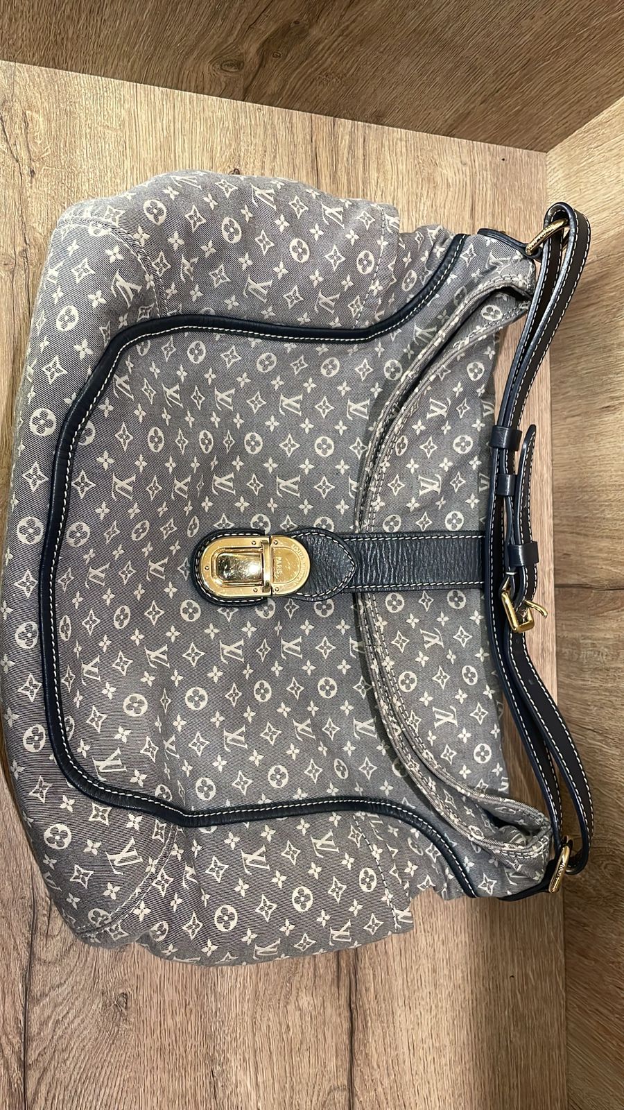 Louis Vuitton Idylle Romance Hobo Bag