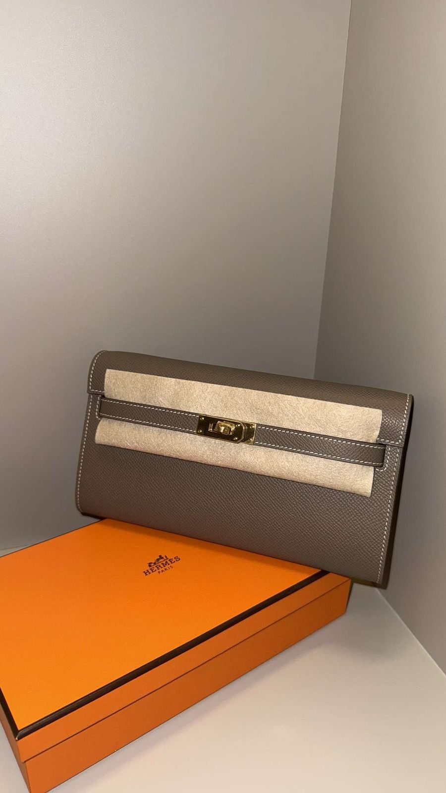 Hermès Kelly To Go Wallet in Etoupe Epsom Leather