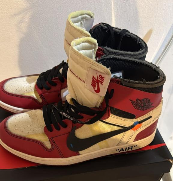 Off-White x Air Jordan 1 Chicago shoes Size US 11