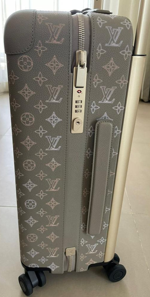 Louis Vuitton – Horizon 55 in Mahina perforated calfskin suitcase