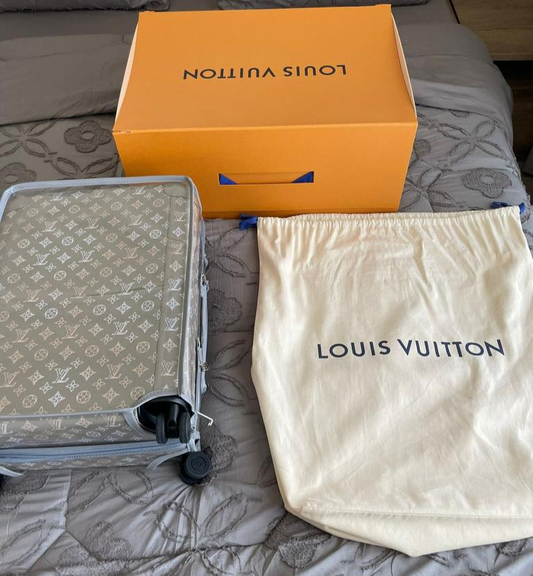 Louis Vuitton – Horizon 55 in Mahina perforated calfskin suitcase