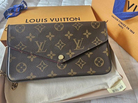 Louis Vuitton Pochette Félicie in Monogram Canvas