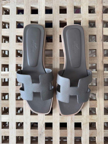Hermès Oran Sandals Etoupe