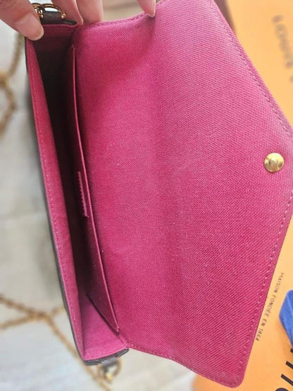 Louis Vuitton Pochette Félicie in Monogram Canvas