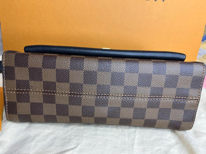 Louis Vuitton Vavin leather crossbody (microchipped)
