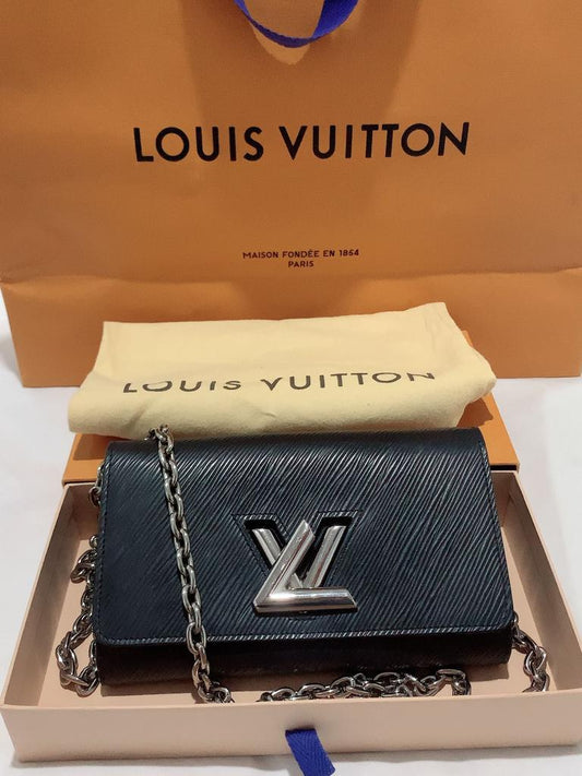 Louis Vuitton Twist Chain leather handbag