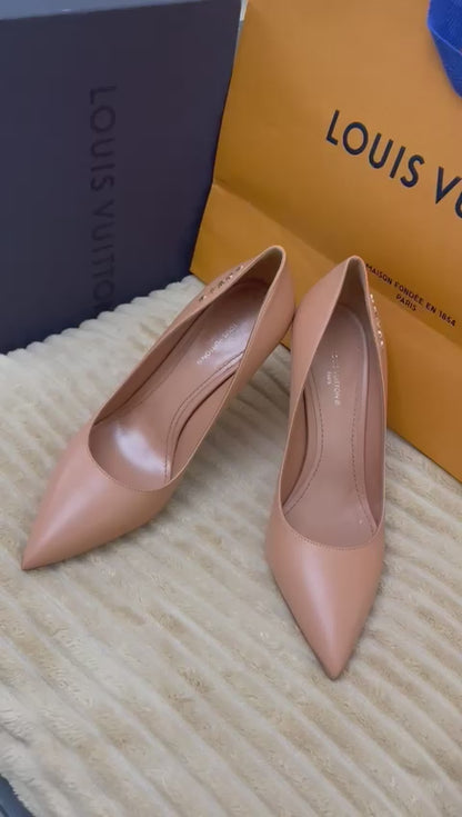 Louis Vuitton Signature Pumps – Nude Pink 37