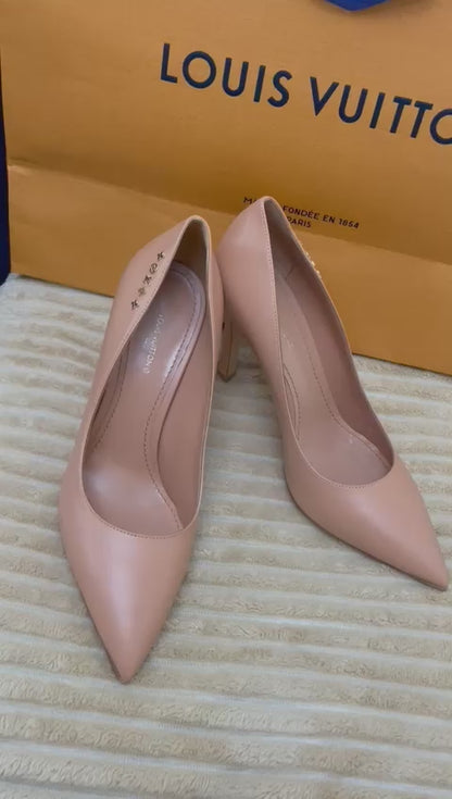 Louis Vuitton Signature Pumps – Nude Pink 37