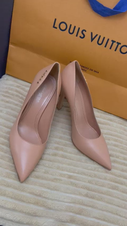 Louis Vuitton Signature Pumps – Nude Pink 37